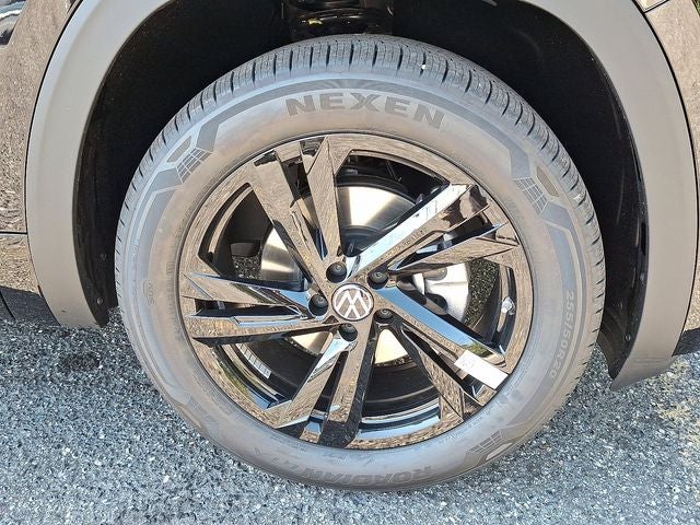 2026 Volkswagen Atlas Cross Sport 2.0T SEL R-Line Black