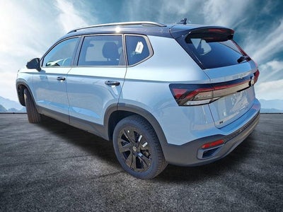 2026 Volkswagen Taos 1.5T SE Black