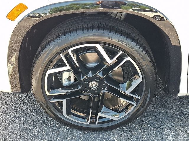 2026 Volkswagen Tiguan 2.0T SEL R-Line Turbo