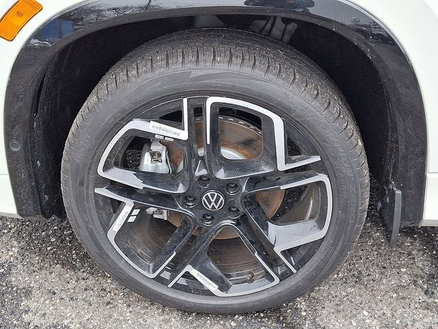 2026 Volkswagen Tiguan 2.0T SEL R-Line Turbo