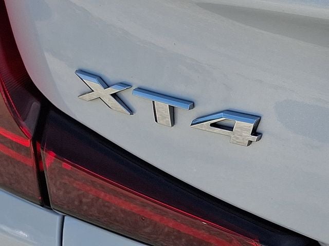 2024 Cadillac XT4 Luxury