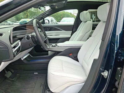 2025 Cadillac LYRIQ Luxury