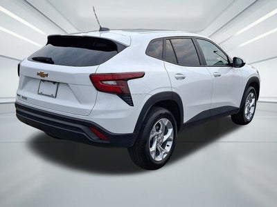 2025 Chevrolet Trax LS