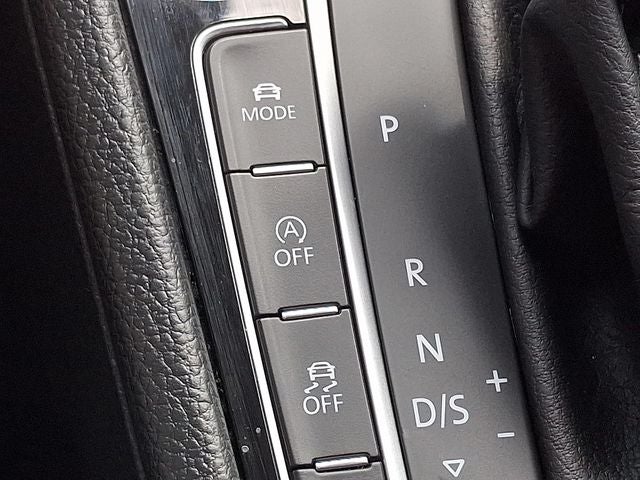 2018 Volkswagen Golf R DCC & Navigation 4Motion